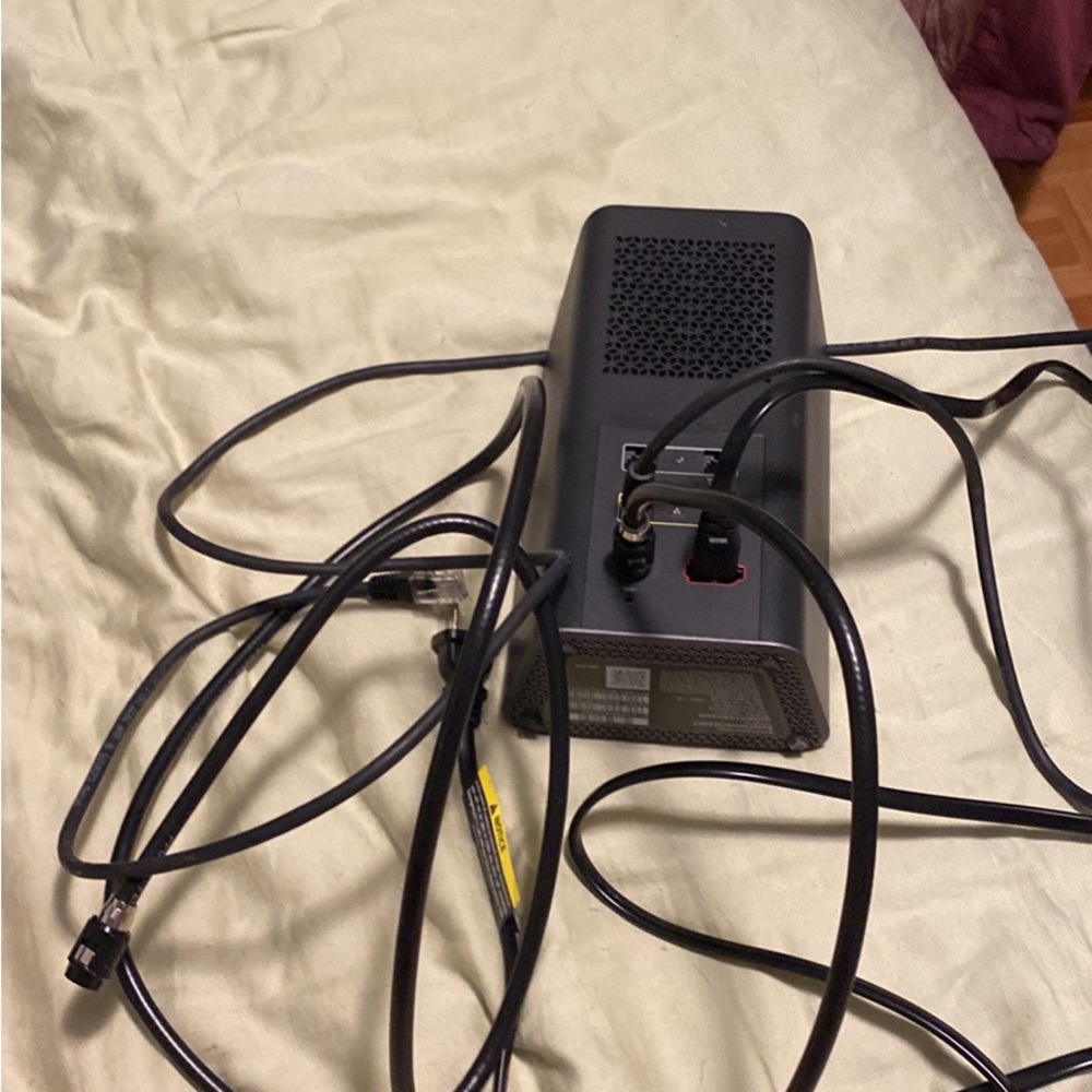 Internet cable box - Picture 3 of 3